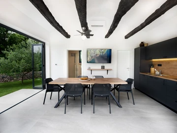 2-Bedroom Villa in Žgombići (Krk) for 6 Guests