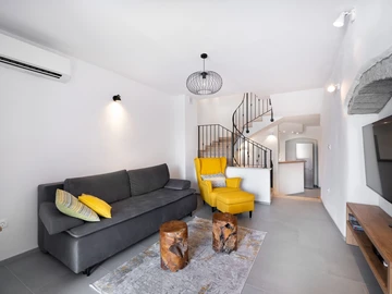 2-Bedroom Villa in Žgombići (Krk) for 6 Guests