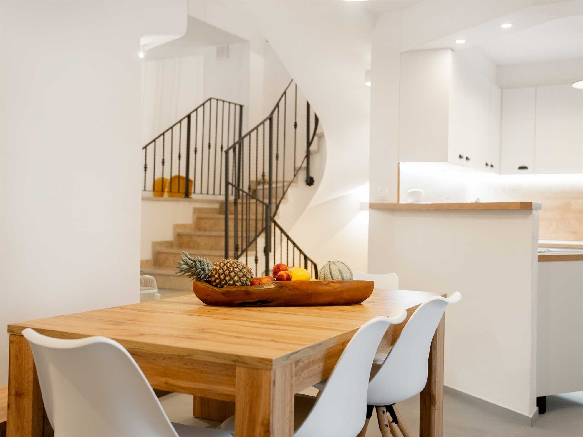 Villa Solaris z ogrevanim bazenom, savno ter letno kuhinjo