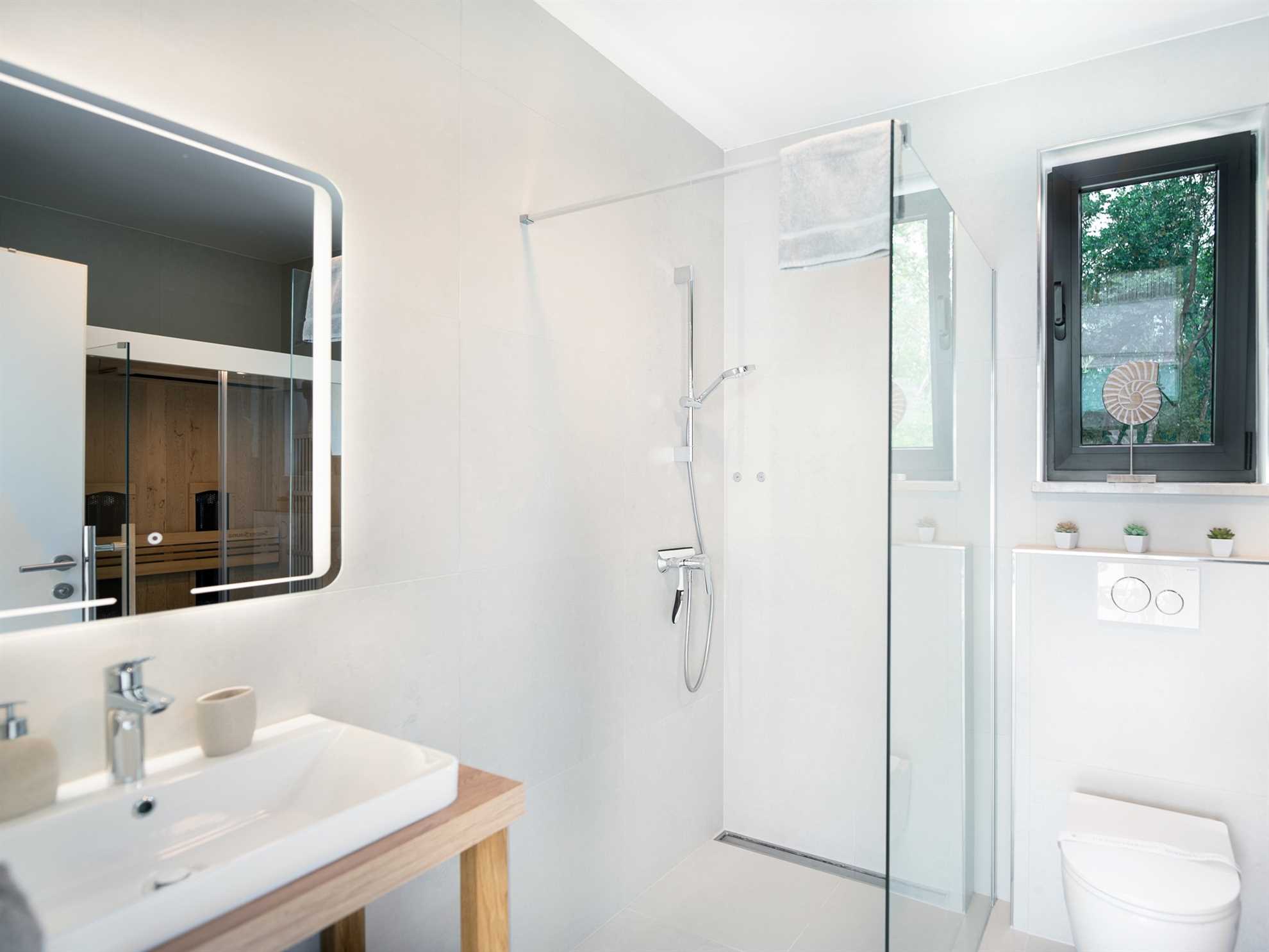 Villa Solaris z ogrevanim bazenom, savno ter letno kuhinjo