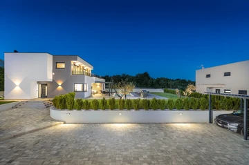 Villa with Saltwater Pool in Juršići