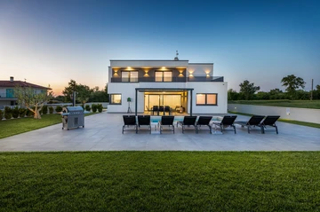 Villa with Saltwater Pool in Juršići