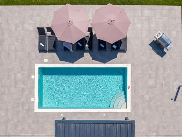 Villa with Saltwater Pool in Juršići