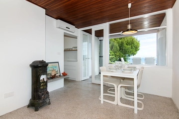 Crveni Vrh House for 4 with Private Beach Access