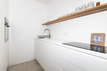 Crveni Vrh House for 4 with Private Beach Access