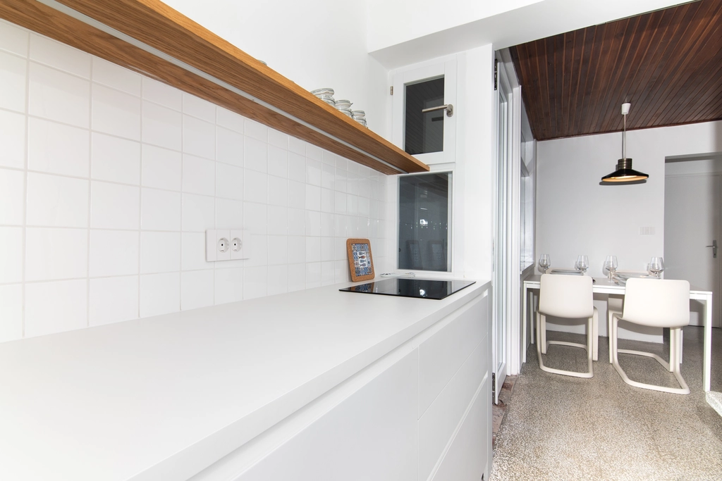 Crveni Vrh House for 4 with Private Beach Access