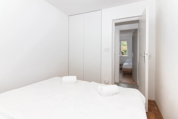 Crveni Vrh House for 4 with Private Beach Access