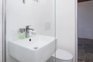 Crveni Vrh House for 4 with Private Beach Access