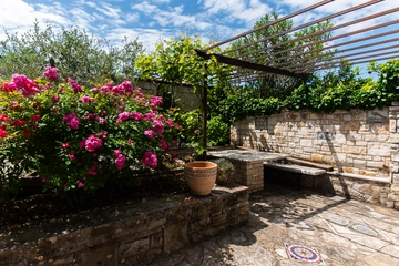 Crveni Vrh House for 4 with Private Beach Access