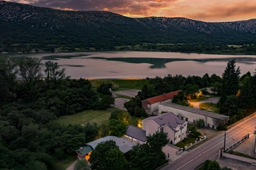 4-Bedroom Villa in Tribalj for Up to 8 Guests