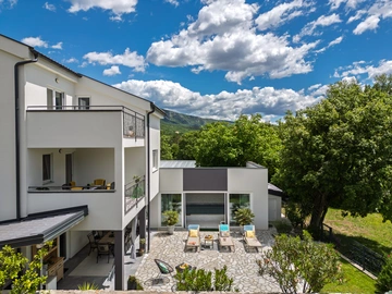 4-Bedroom Villa in Tribalj for Up to 8 Guests