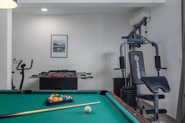 4-Bedroom Villa in Tribalj for Up to 8 Guests