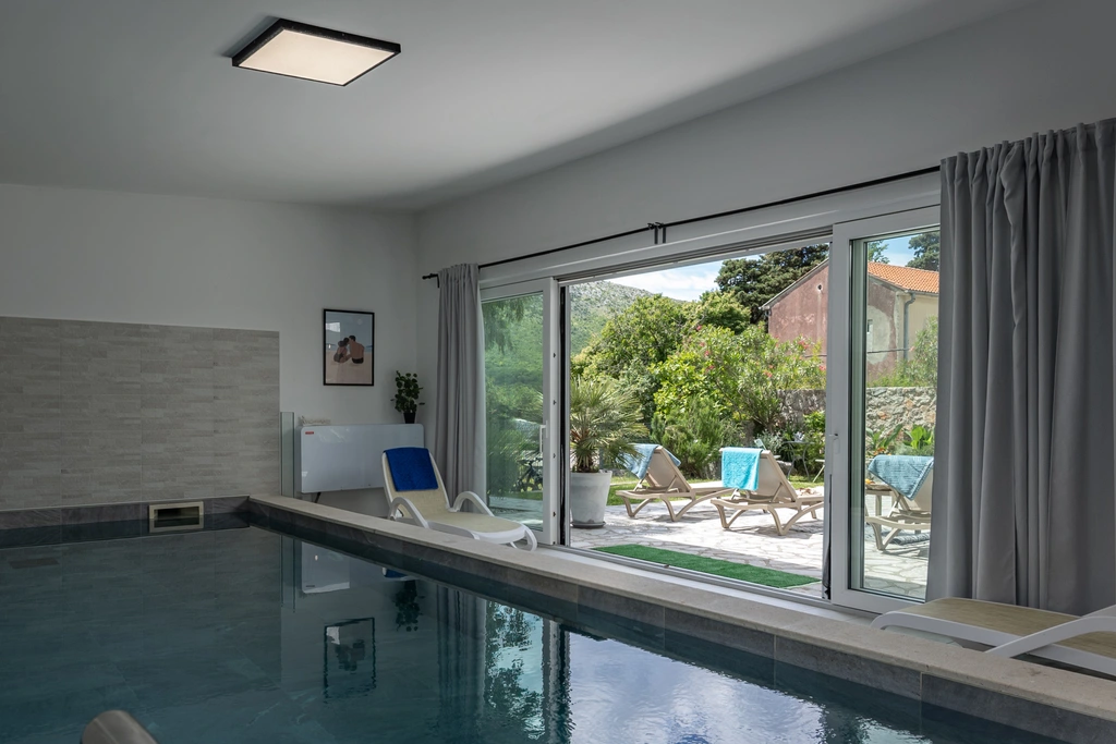 4-Bedroom Villa in Tribalj for Up to 8 Guests