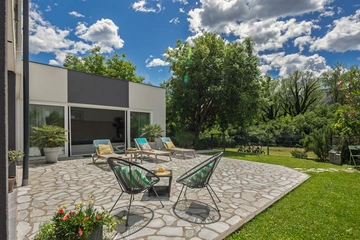 4-Bedroom Villa in Tribalj for Up to 8 Guests