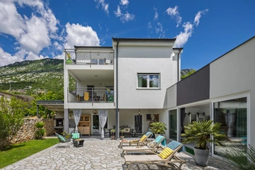 4-Bedroom Villa in Tribalj for Up to 8 Guests