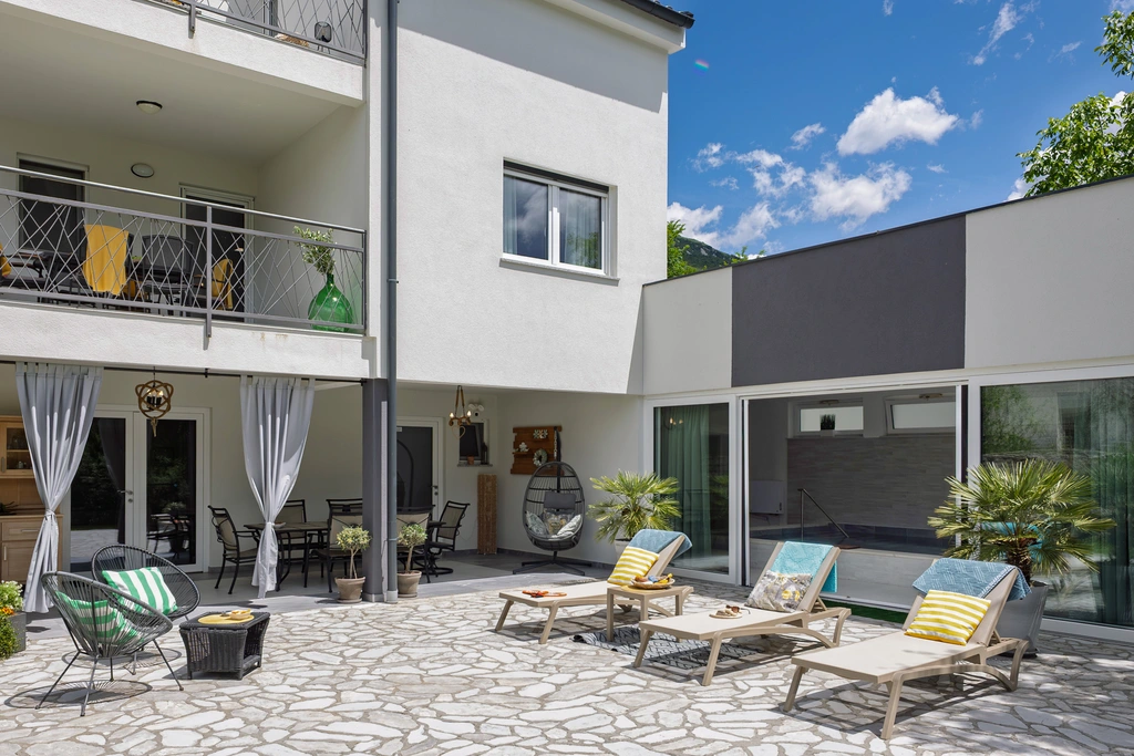 4-Bedroom Villa in Tribalj for Up to 8 Guests