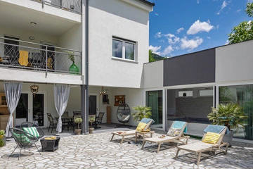 4-Bedroom Villa in Tribalj for Up to 8 Guests