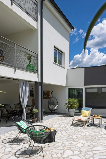 4-Bedroom Villa in Tribalj for Up to 8 Guests