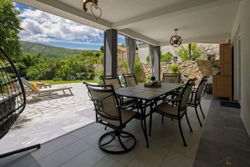 4-Bedroom Villa in Tribalj for Up to 8 Guests