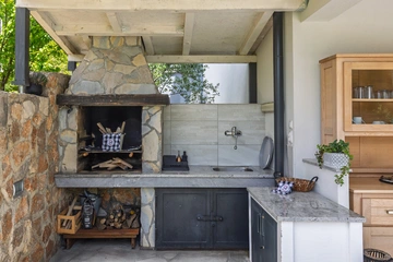 4-Bedroom Villa in Tribalj for Up to 8 Guests