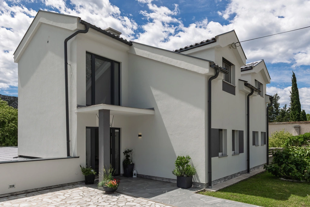 4-Bedroom Villa in Tribalj for Up to 8 Guests