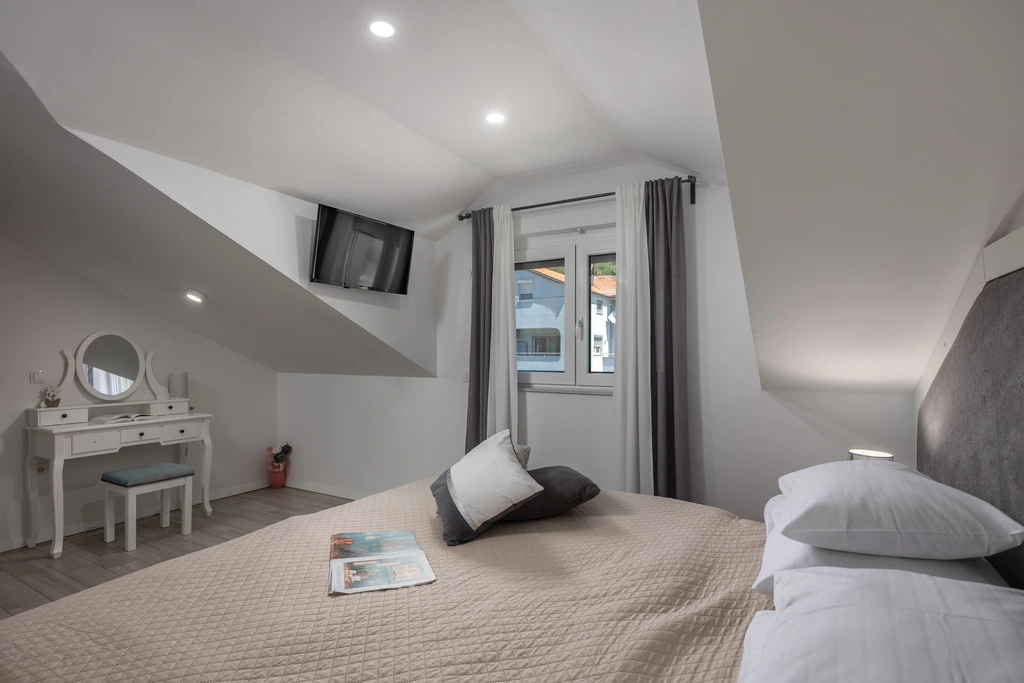 4-Bedroom Villa in Tribalj for Up to 8 Guests