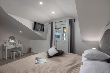 4-Bedroom Villa in Tribalj for Up to 8 Guests