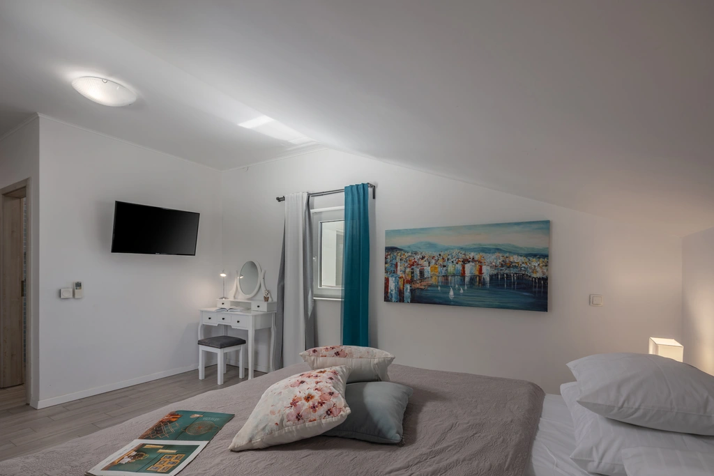 4-Bedroom Villa in Tribalj for Up to 8 Guests