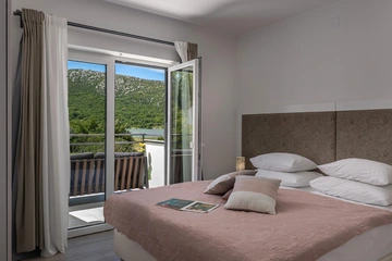 4-Bedroom Villa in Tribalj for Up to 8 Guests