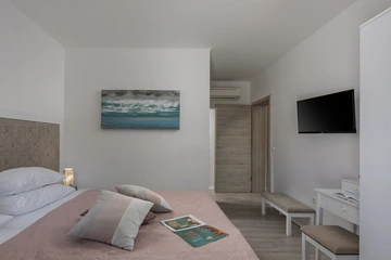 4-Bedroom Villa in Tribalj for Up to 8 Guests