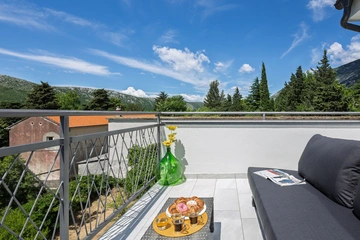 4-Bedroom Villa in Tribalj for Up to 8 Guests