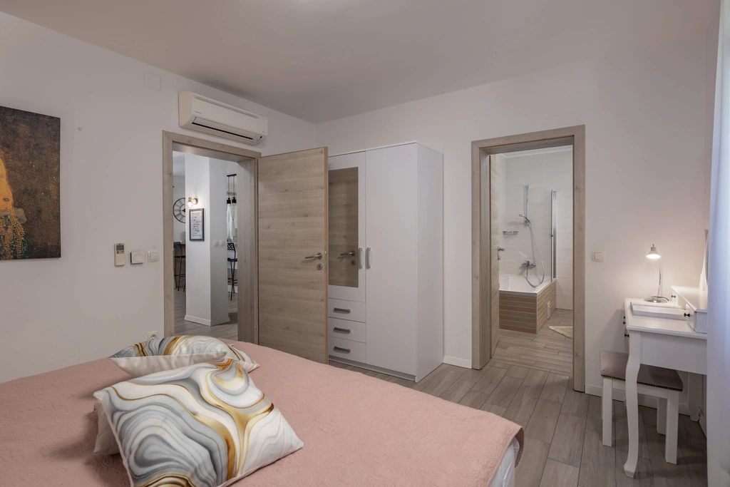 4-Bedroom Villa in Tribalj for Up to 8 Guests