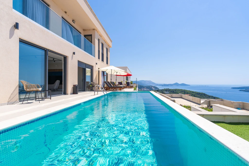 5-Bedroom Villa in Orasac for Up to 10 Guests
