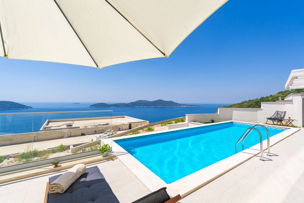 5-Bedroom Villa in Orasac for Up to 10 Guests