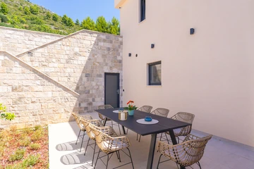 5-Bedroom Villa in Orasac for Up to 10 Guests