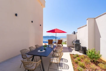 5-Bedroom Villa in Orasac for Up to 10 Guests