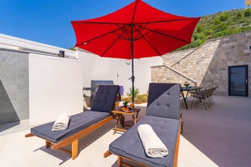 5-Bedroom Villa in Orasac for Up to 10 Guests