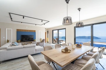 5-Bedroom Villa in Orasac for Up to 10 Guests