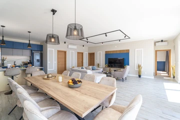 5-Bedroom Villa in Orasac for Up to 10 Guests