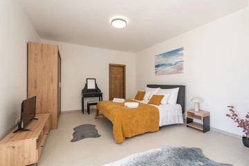 5-Bedroom Villa in Orasac for Up to 10 Guests