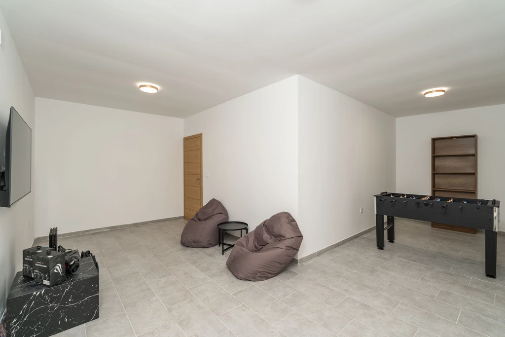 5-Bedroom Villa in Orasac for Up to 10 Guests