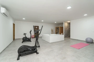 5-Bedroom Villa in Orasac for Up to 10 Guests