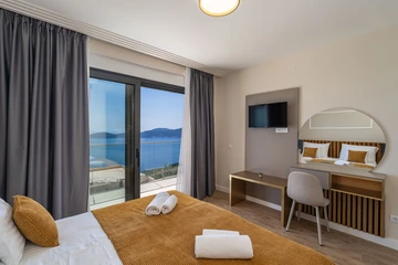 5-Bedroom Villa in Orasac for Up to 10 Guests