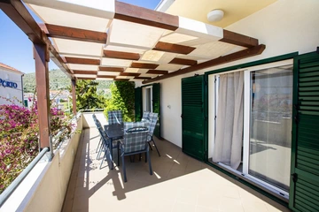 4-Bedroom Villa in Seget Donji for 8 Guests