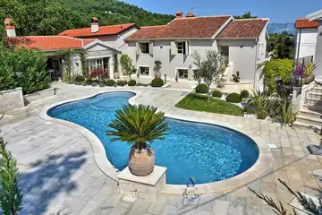 Jakomići Villa for 10 Guests with Private Pool