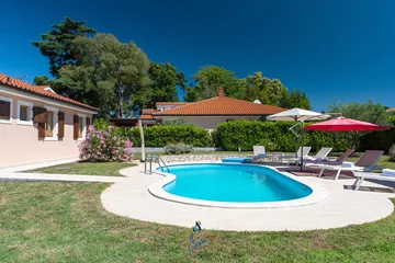 2-Bedroom Villa with Private Heated Pool in Višnjan