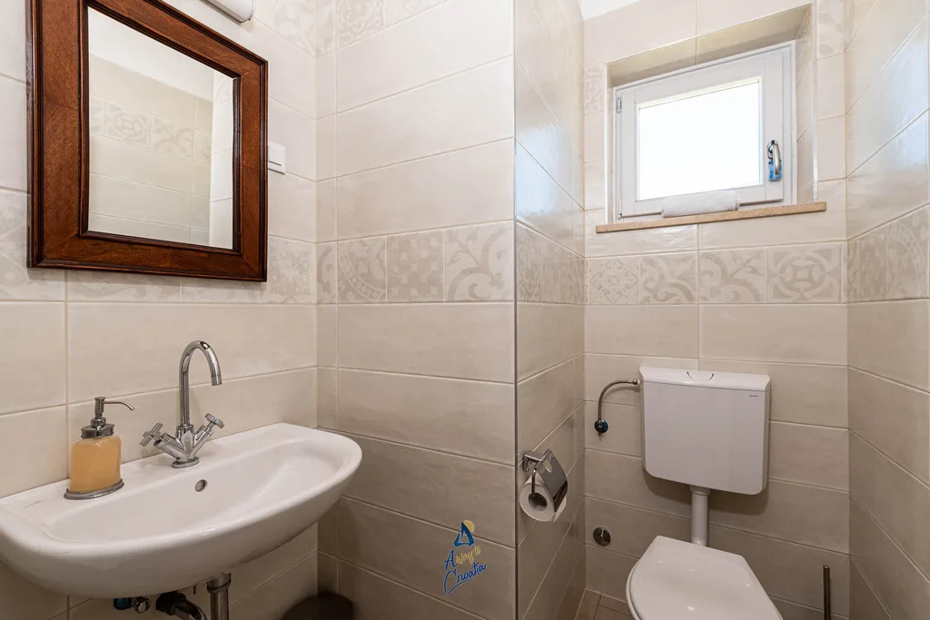 2-Bedroom Villa with Private Heated Pool in Višnjan