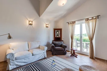 2-Bedroom Villa with Private Heated Pool in Višnjan