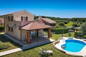 3-Bedroom Villa in Višnjan with Private Heated Pool