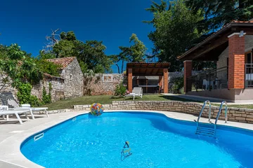 3-Bedroom Villa in Višnjan with Private Heated Pool